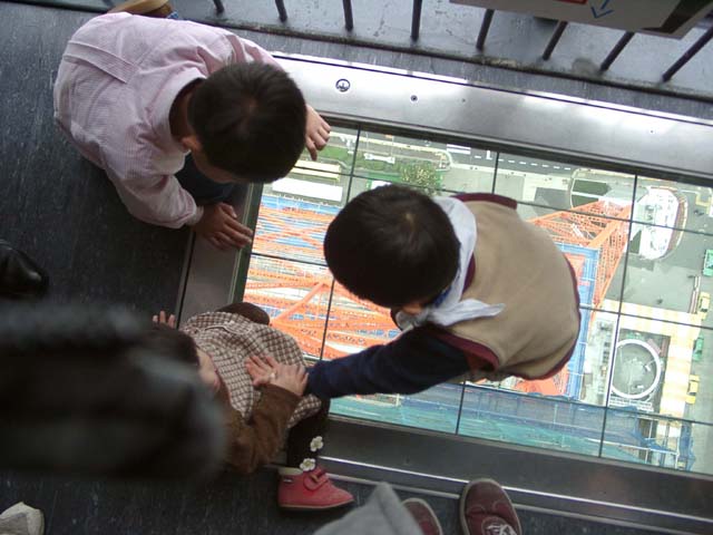 tokyo_tower_glass_floor